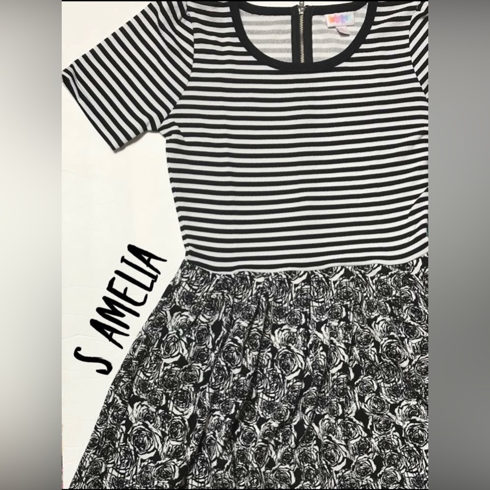 LuLaRoe Black & White Rose striped Amelia pocket dress